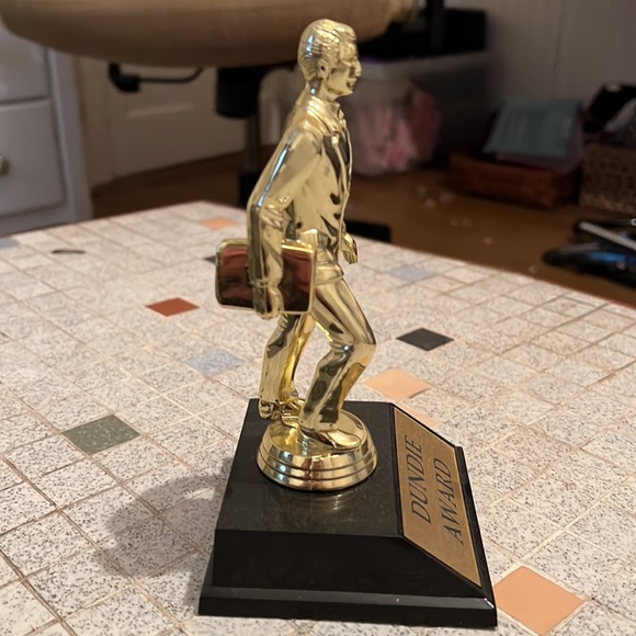 Dundee Award the Office Trophy - Picture 3 of 5